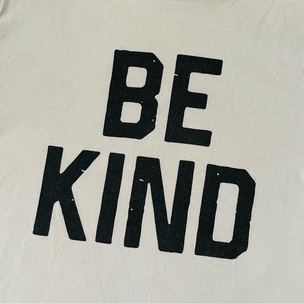 BE KIND off white t shirt short sleeve tee black letters - Picture 2 of 7